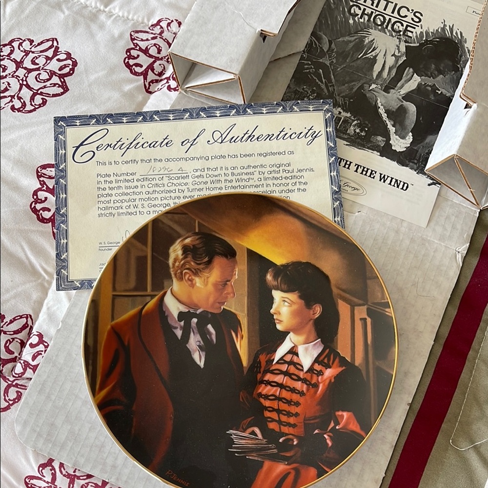 Collector's Plate with Certificate. “Scarlett gets down to business”. 1992. NIB